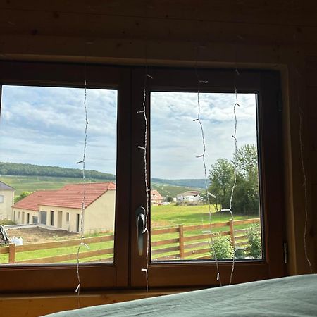 Вілла Chez Celia, Roulotte En Champagne Fleury-la-Riviere Екстер'єр фото